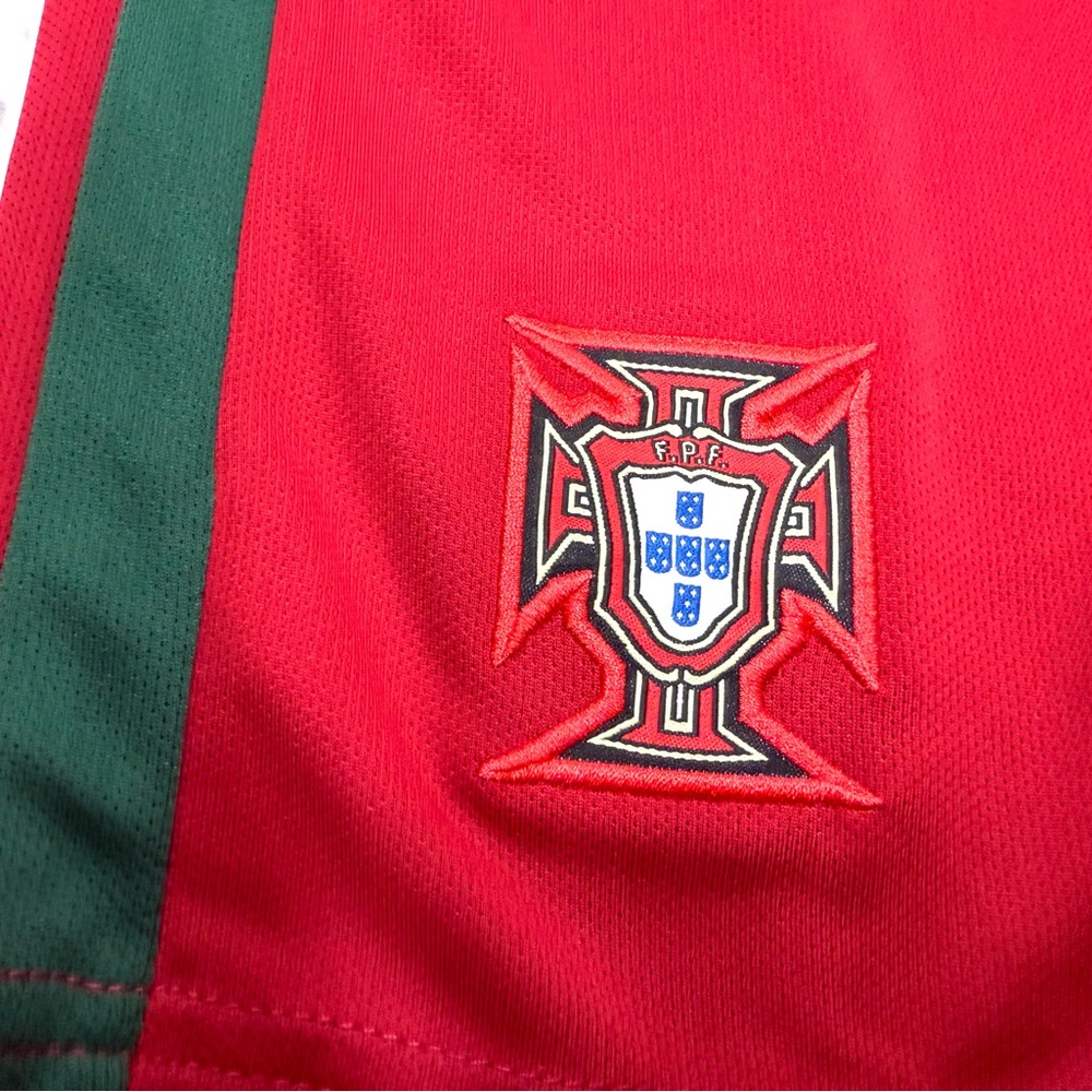 YOUTH Ronaldo Nike (Jersey + Shorts) Kit Portugal Soccer Set (LARGE) (28) - Picture 6 of 7